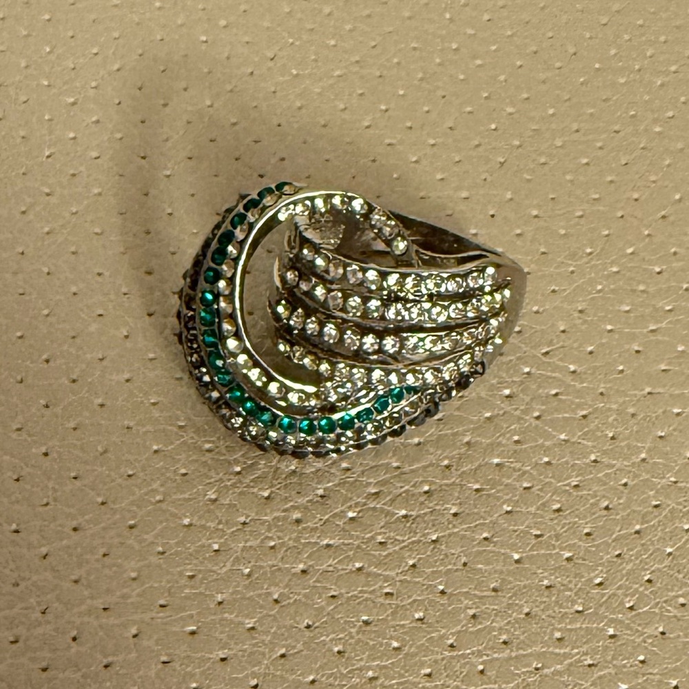 Cache Elegant Silver And Green Statement Ring - image 2